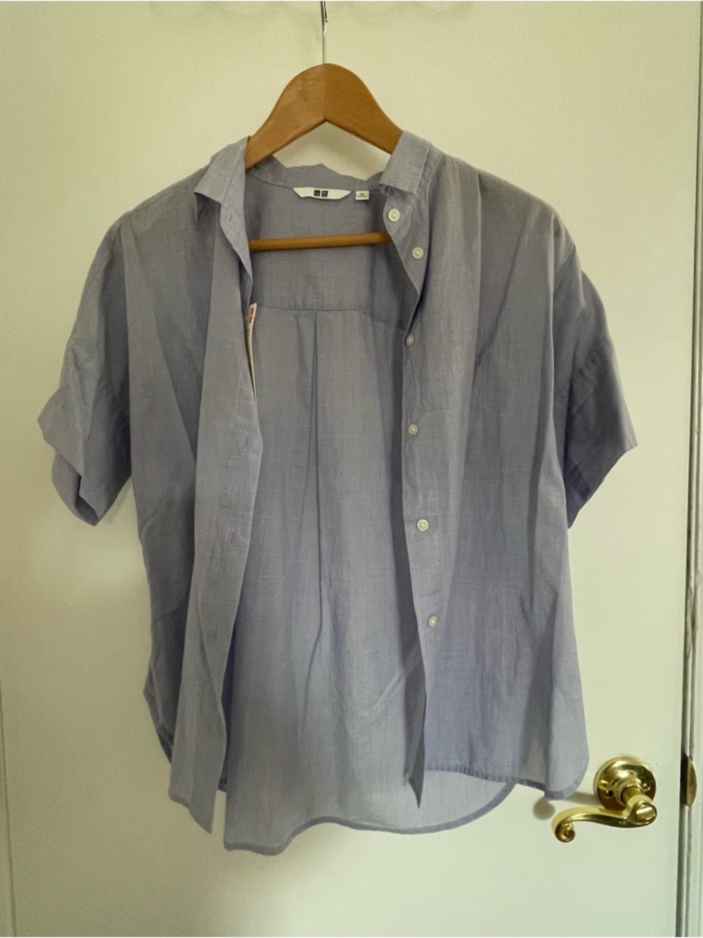 NWT Uniqlo Blue Short-Sleeve Button-Up Women’s Shirt, XS